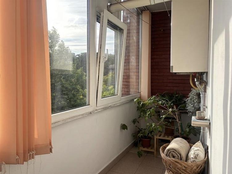 Apartament cu 3 camere decomandat, mobilat în Aeroport