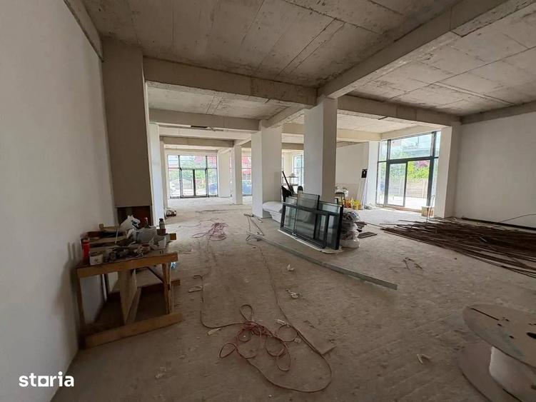 Spațiu comercial, de 372 mp, în Central