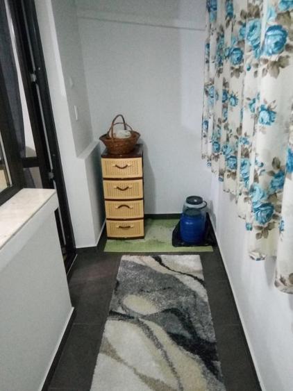 Apartament cu 3 camere semidecomandat în Teiul Doamnei