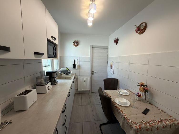 Apartament cu 2 camere decomandat în Eroii Revoluției