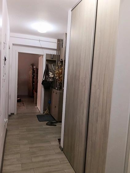 Apartament cu 2 camere decomandat în Titan