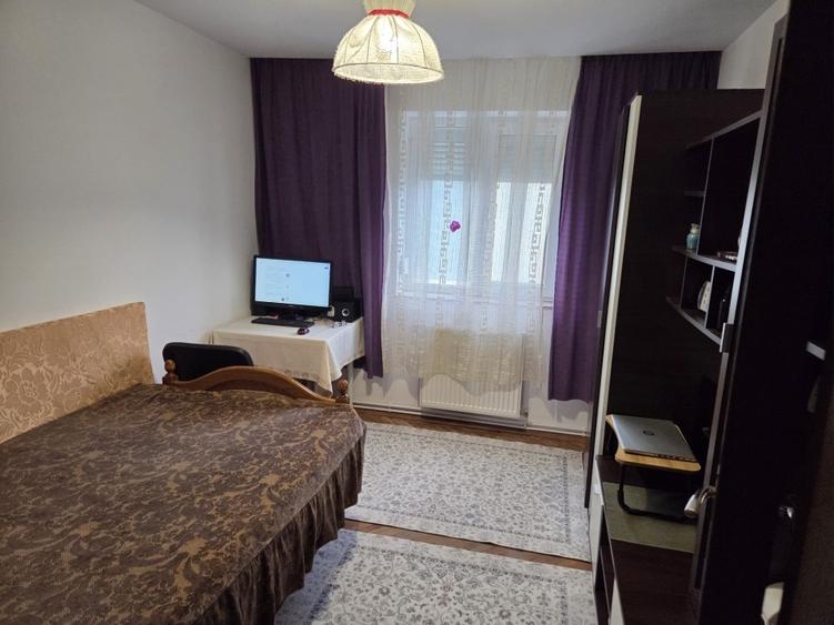 Apartament cu 4 camere decomandat, mobilat în Mănăștur