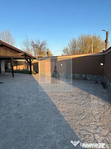 Casă cu 6 camere cu Teren 550 Mp în Crevedia