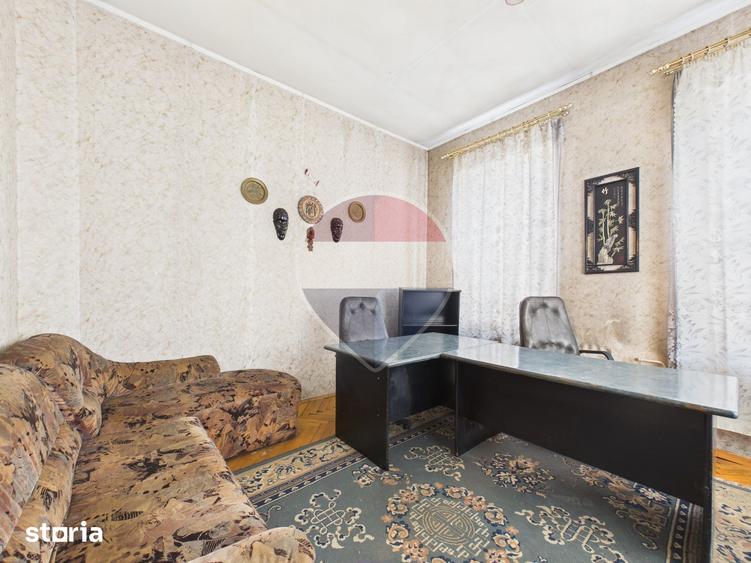 Casă cu 7 camere cu Teren 154.65 Mp în Victoriei