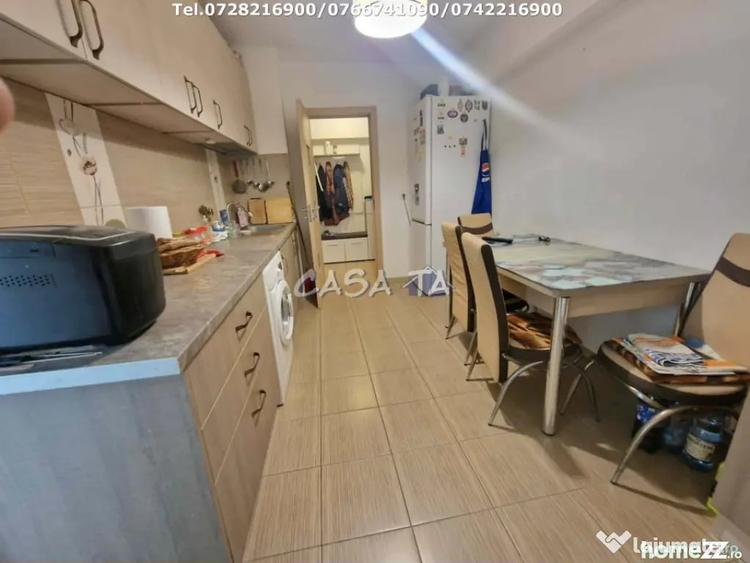 Apartament cu 4 camere decomandat în Central