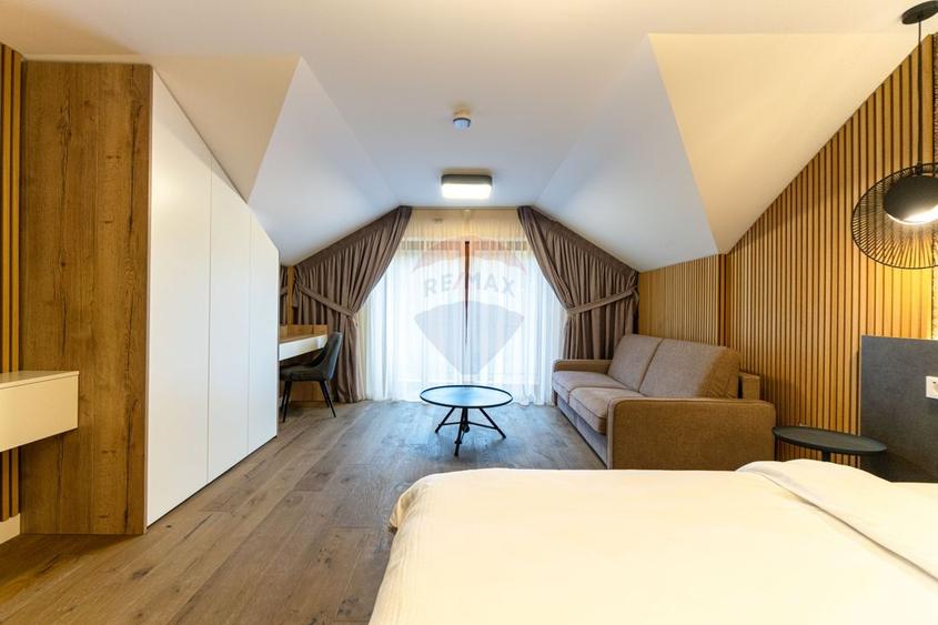 Hotel/Pensiune, de 166 mp, în Schei