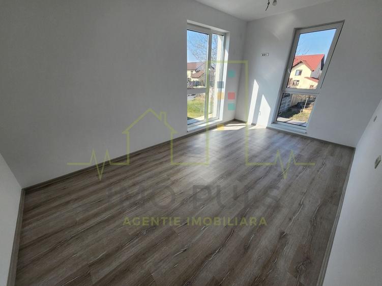 Duplex cu 5 camere cu Canalizare în Dumbrăvița