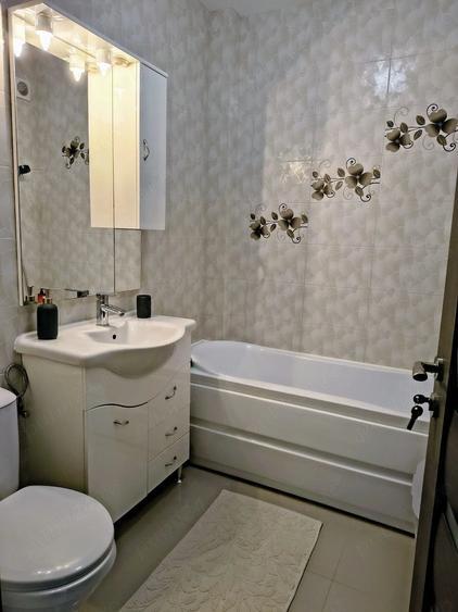 Apartament cu 3 camere decomandat în Burdujeni