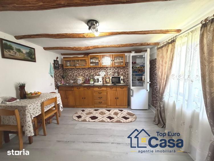 Casă cu 4 camere cu Teren 1257 Mp în Stâlpeni