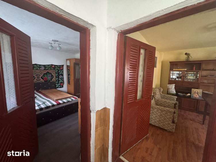 Casă cu 3 camere cu Teren 2000 Mp în Stâlpeni