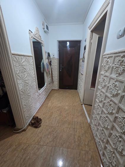 Apartament cu 3 camere decomandat în Calarași 4