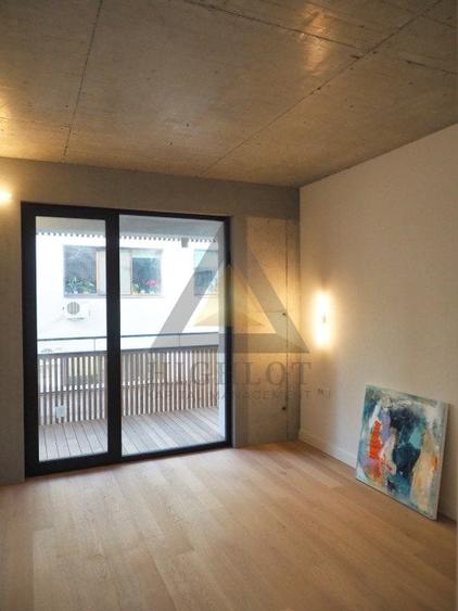 Apartament cu 4 camere decomandat în Dorobanți