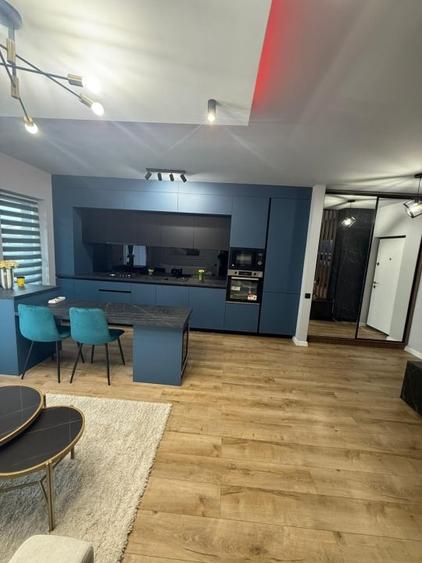 Apartament cu 2 camere semidecomandat, mobilat în Florești