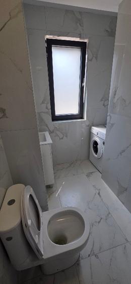 Casă cu 3 camere cu Canalizare în Central