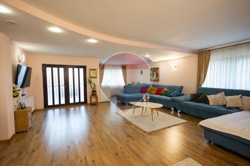 Casă individuală cu 8 camere cu Teren 1007 Mp în Alexandru cel Bun