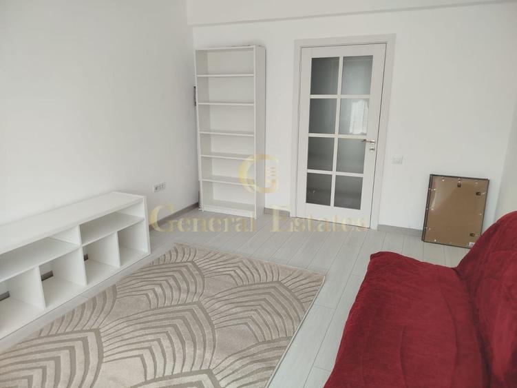 Apartament cu 3 camere decomandat, mobilat în Tractorul