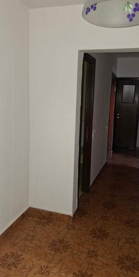 Apartament cu 3 camere decomandat, mobilat în Dristor