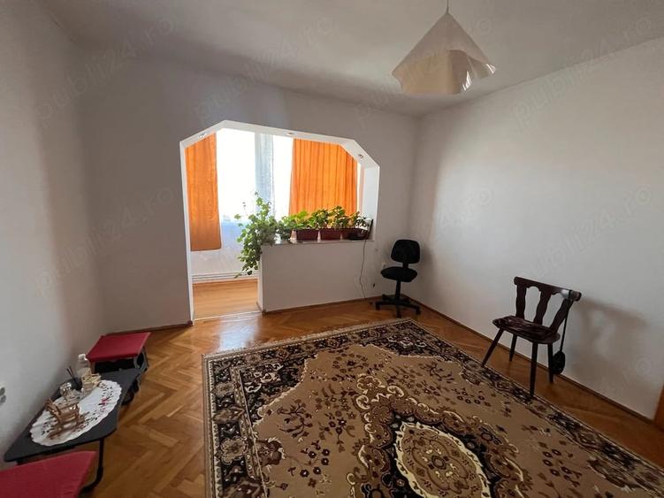 Apartament cu 2 camere semidecomandat în Est