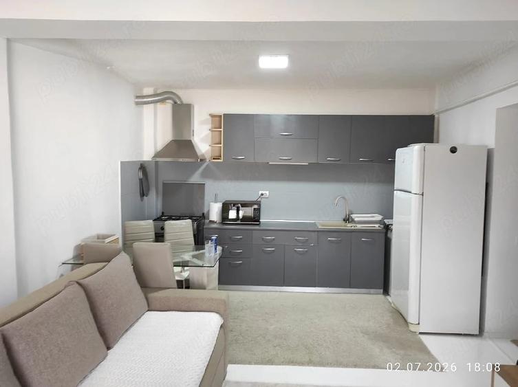 Apartament cu 3 camere decomandat în Apărătorii Patriei
