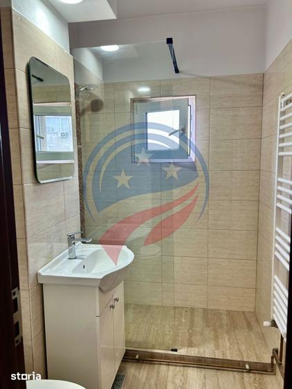 Apartament cu 3 camere semidecomandat în Sărari