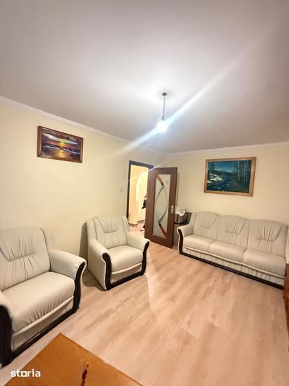 Apartament cu 3 camere decomandat în Mioriței