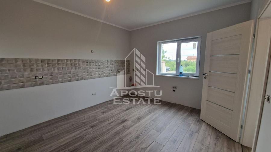 Duplex cu 4 camere cu Canalizare în Remetea Mare