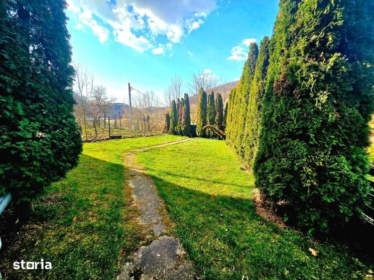 Casă cu 5 camere cu Teren 500 Mp în Marginea