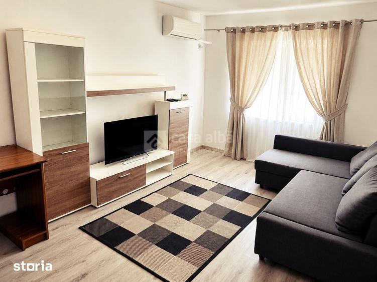 Apartament cu 2 camere decomandat în Podul de Fier