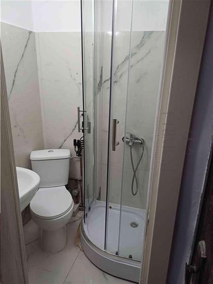 Garsonieră decomandată, mobilată în Steaua