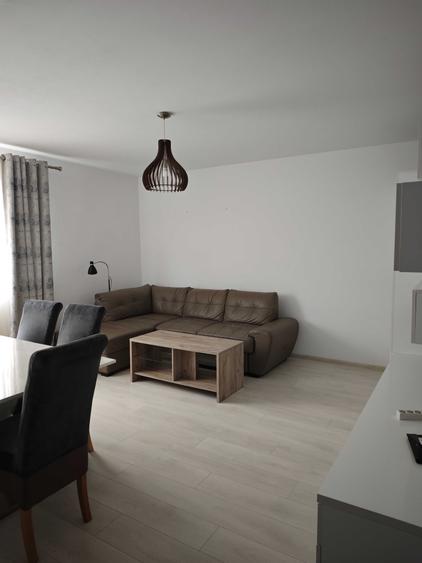 Apartament cu 2 camere decomandat în Turnișor