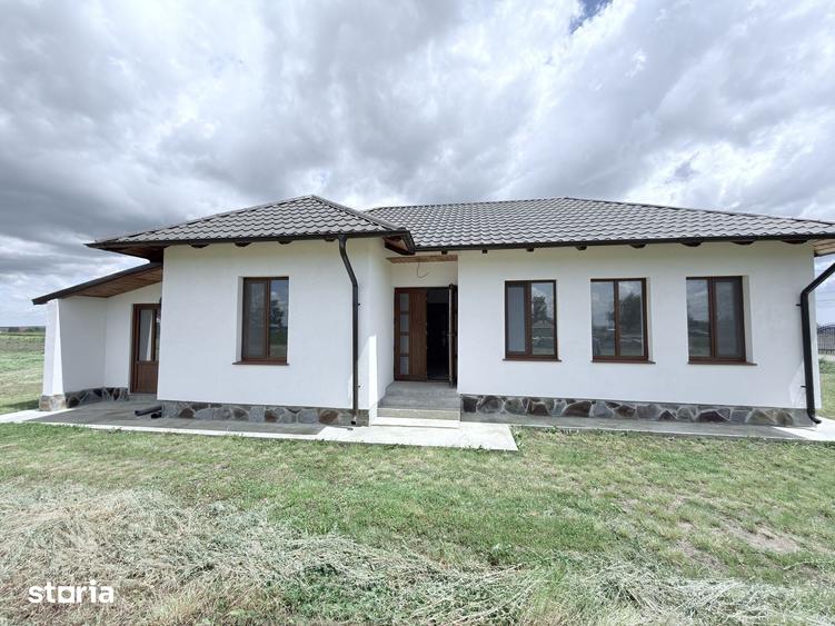 Casă cu 3 camere cu Teren 1000 Mp în Stăuceni