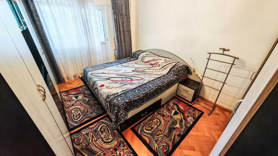 Apartament cu 3 camere decomandat în Baba Novac