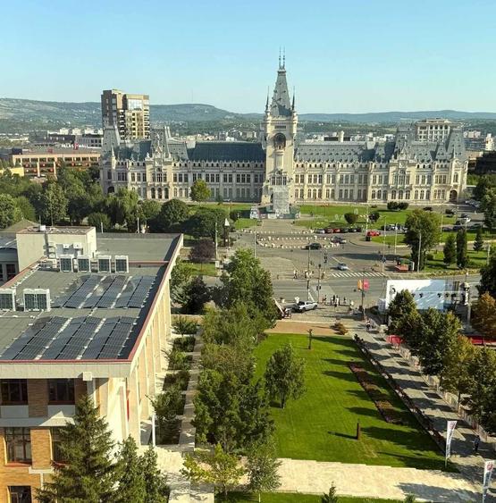 Apartament cu 4 camere decomandat în Liteni