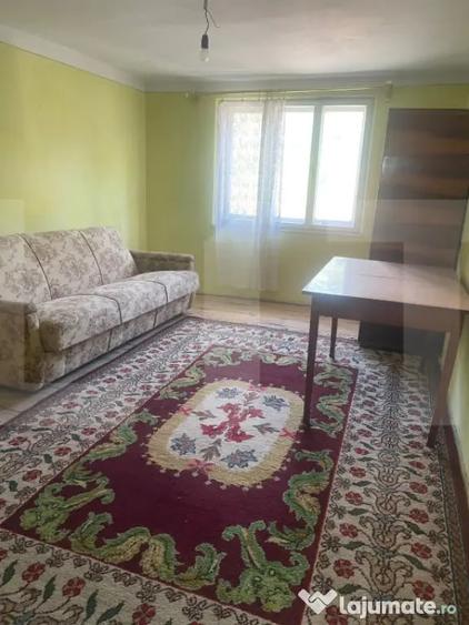 Casă cu 5 camere cu Teren 580 Mp în Central