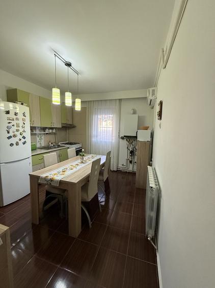 Apartament cu 2 camere decomandat în Lotrului