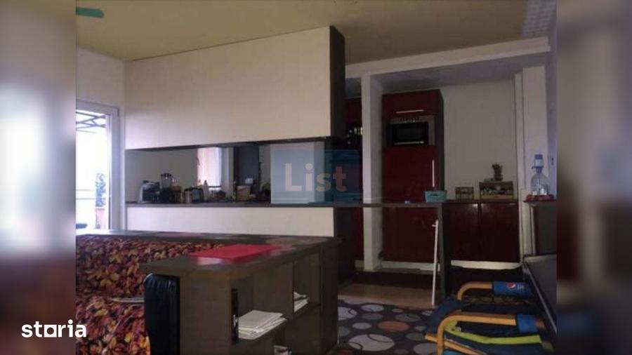 Apartament cu 3 camere în Zorilor