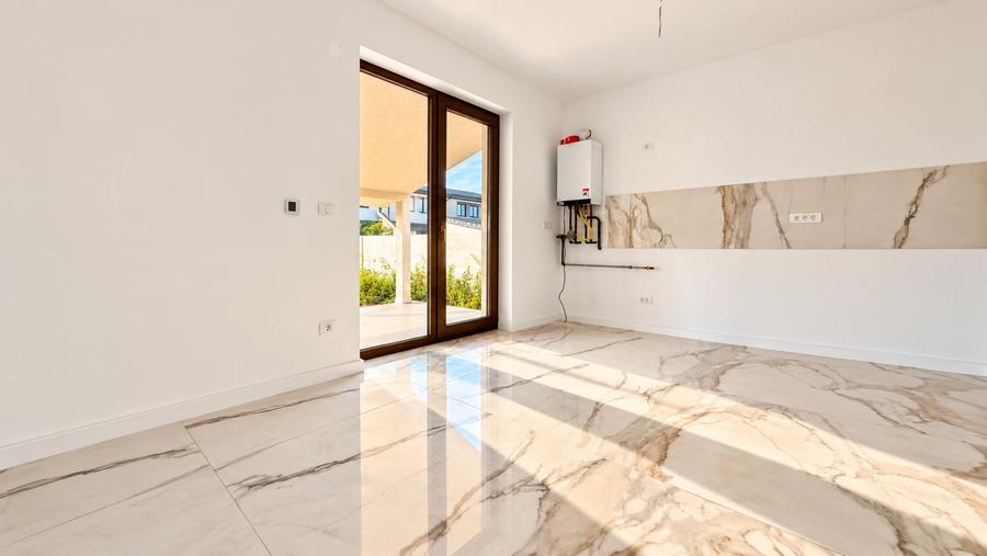 Duplex cu 5 camere cu Canalizare în Giroc