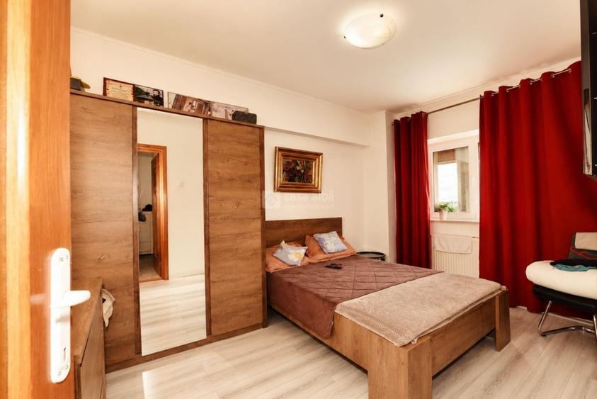 Apartament cu 3 camere decomandat în Central