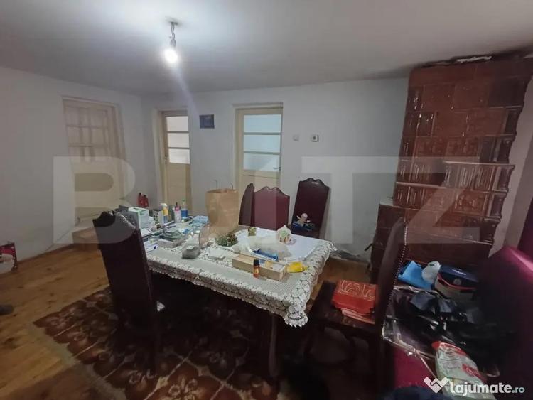 Casă cu 5 camere cu Teren 3900 Mp în Central