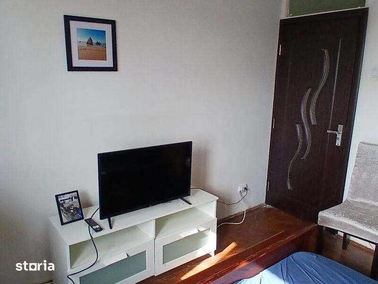 Apartament cu 3 camere semidecomandat în Gara de Nord