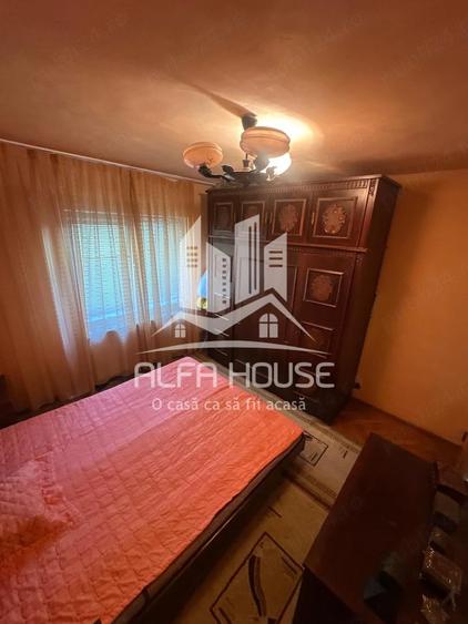 Apartament cu 4 camere decomandat în Govândari