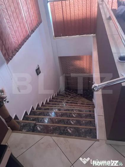 Casă cu 5 camere cu Teren 300 Mp în Central