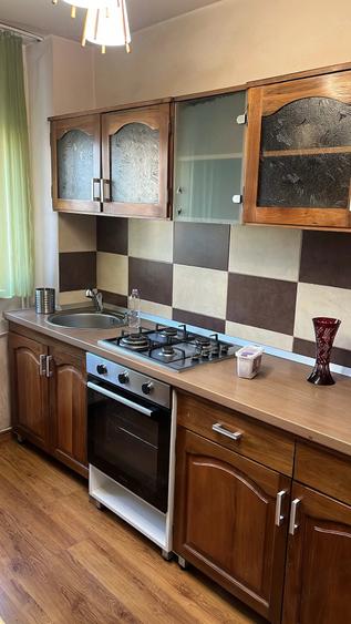 Apartament cu 3 camere decomandat în Nufărul