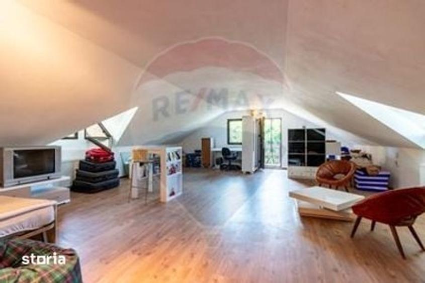 Casă cu 4 camere cu Teren 4435 Mp în Central