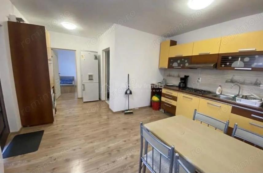 Apartament cu 3 camere decomandat în Iosia