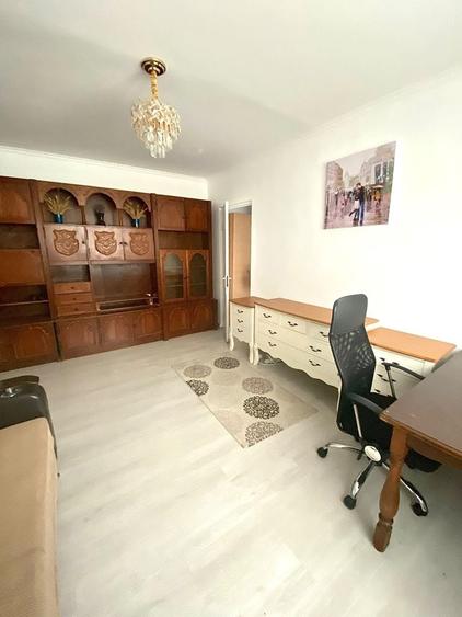 Apartament cu 2 camere semidecomandat în Olimp