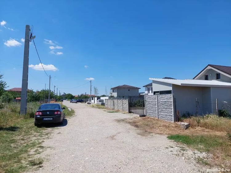 Teren de 2250 mp, în Milcov