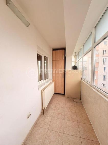 Apartament cu 3 camere decomandat în Dacia