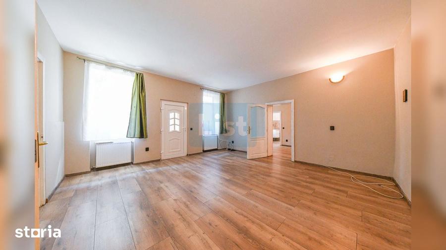Casă cu 3 camere cu Teren 994 Mp în Central