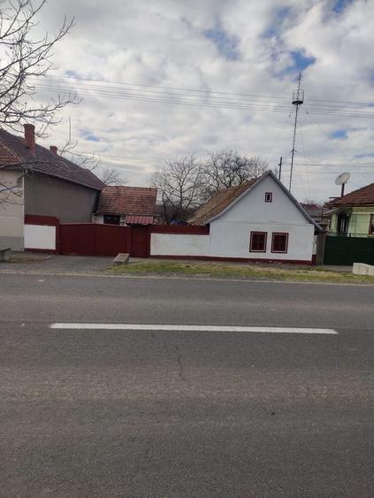 Casă cu 3 camere în Cuvin